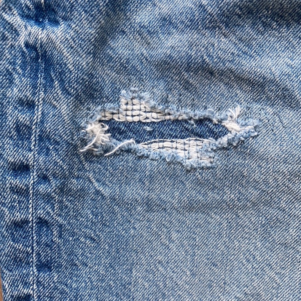 American Eagle Distressed Mom jean size 2 short - Picture 8 of 16